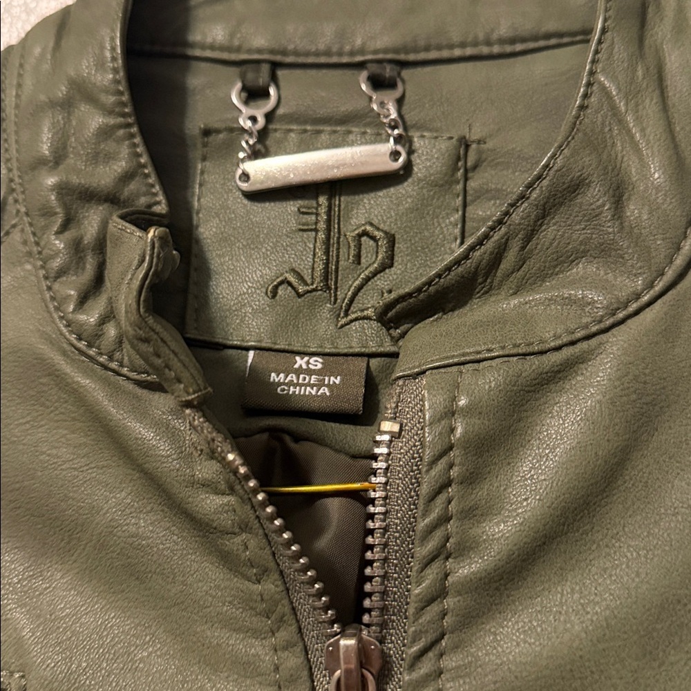 J2 Faux Leather Moto Jacket Womens XS Green Zipper Pockets Retro Biker Vegan NEW - Picture 4 of 7